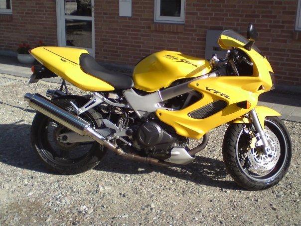 Honda VTR 1000 billede 1