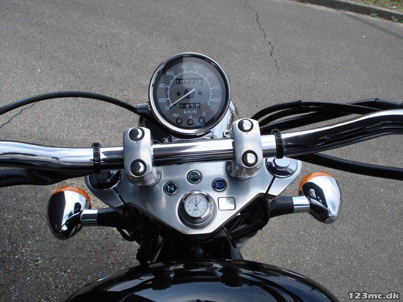 Honda VT 600 Shadow - Kunne måske være meget rart med en omdrejningstæller, men det lærer man nok at undvære? billede 3