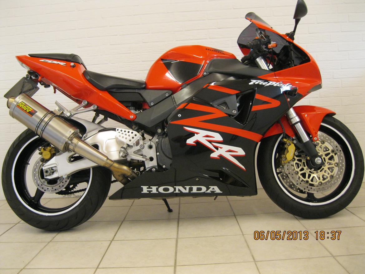 Honda CBR 954 RR Fireblade - Rimstripes monteret 6/5 af dygtig kammy! billede 12