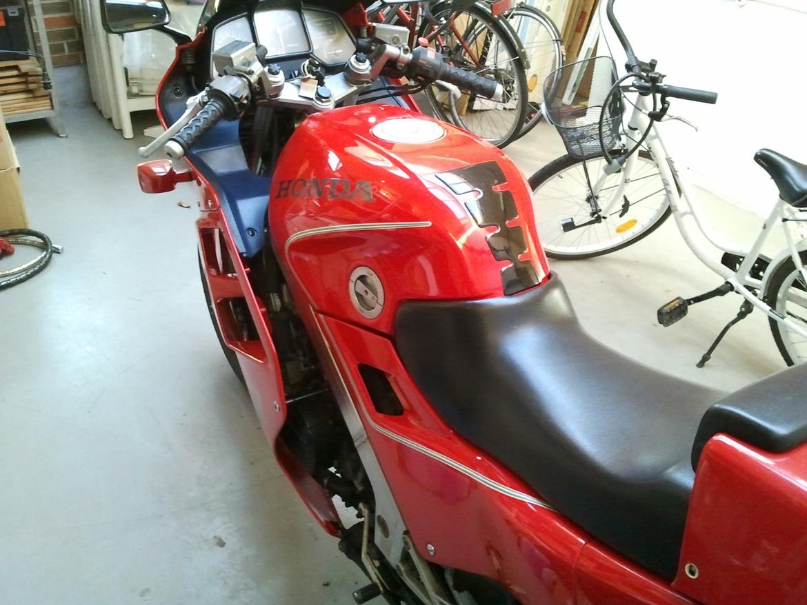 Honda vfr 750 f (solgt) billede 7
