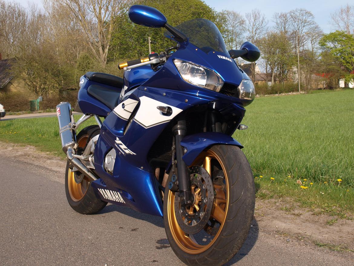 Yamaha R6 billede 1