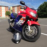 Honda CBR600 F4