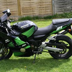 Kawasaki zx12r