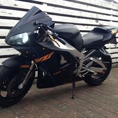 Yamaha R1 - kategori Sport