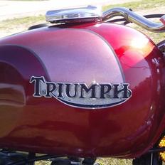 Triumph Bonneville T140 V
