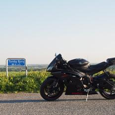 Yamaha R6