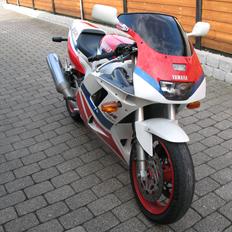 Yamaha FZR 1000