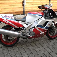 Yamaha FZR 1000