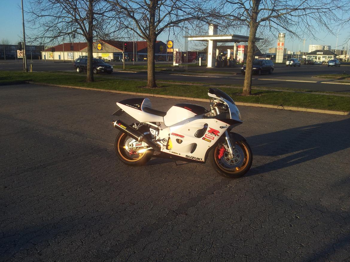 Suzuki GSXR 750 SRAD billede 4