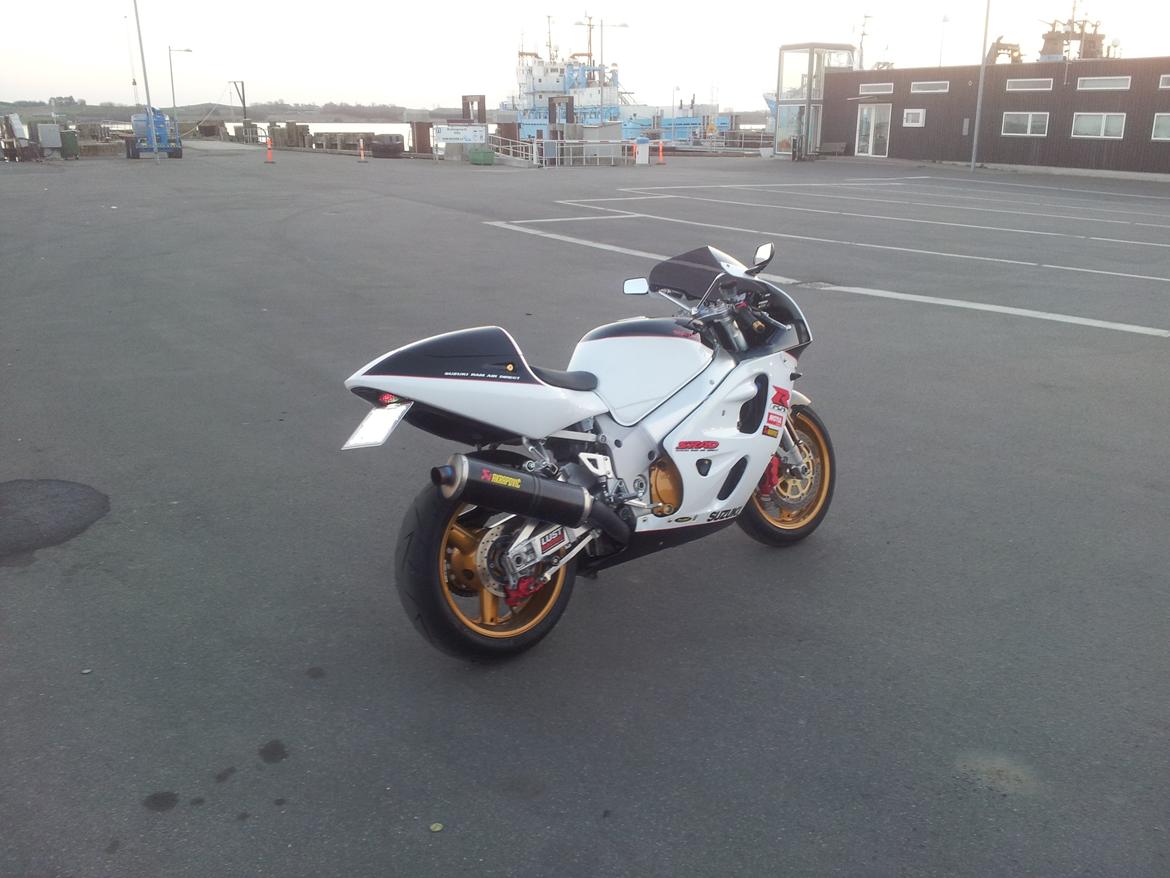 Suzuki GSXR 750 SRAD billede 2
