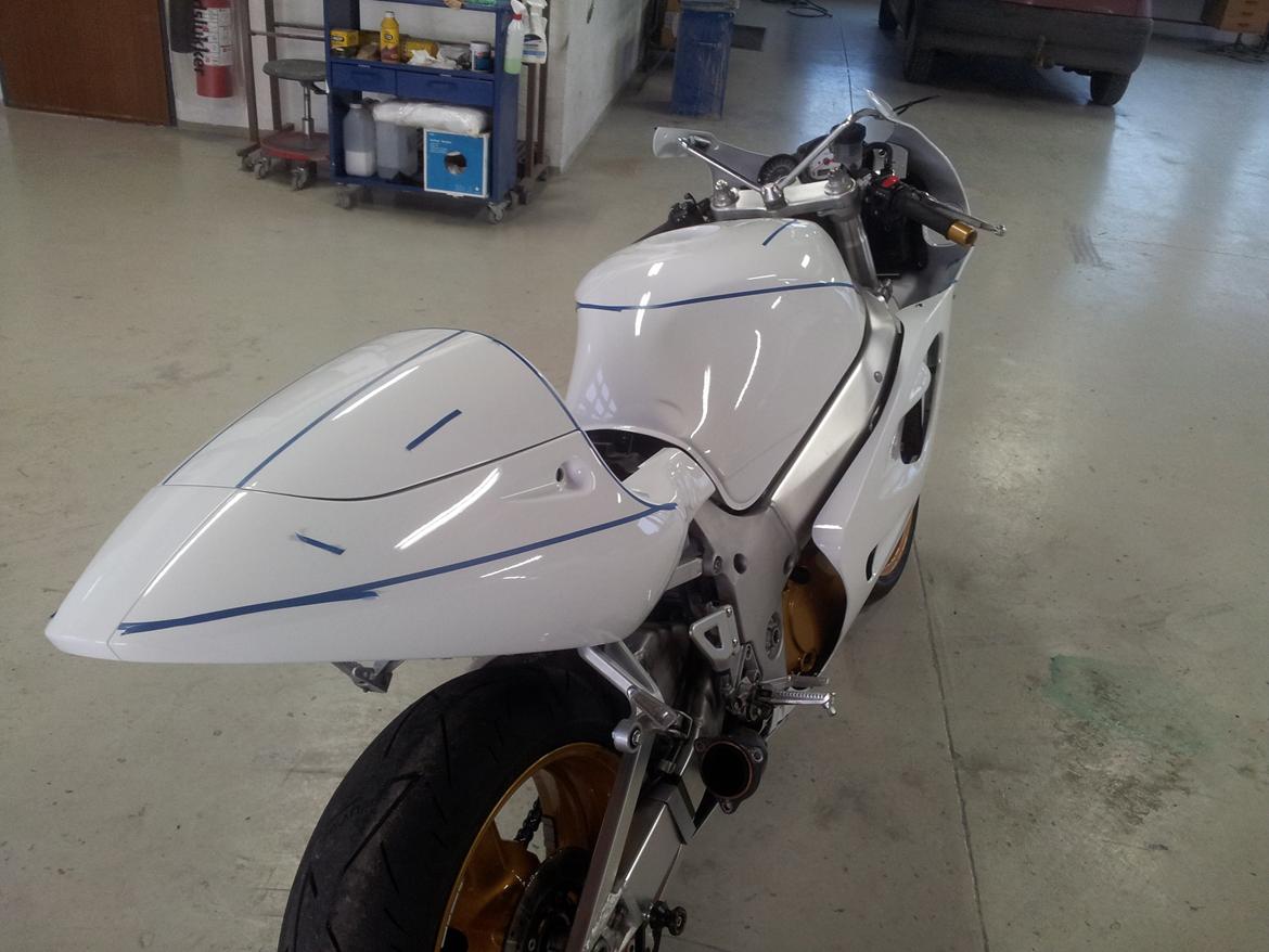 Suzuki GSXR 750 SRAD - Afdækning ved maleren billede 17