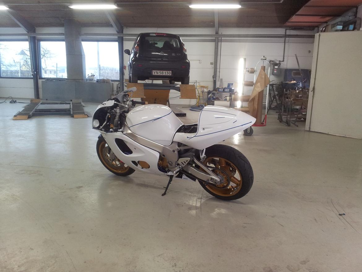 Suzuki GSXR 750 SRAD - Afdækning ved maleren billede 19