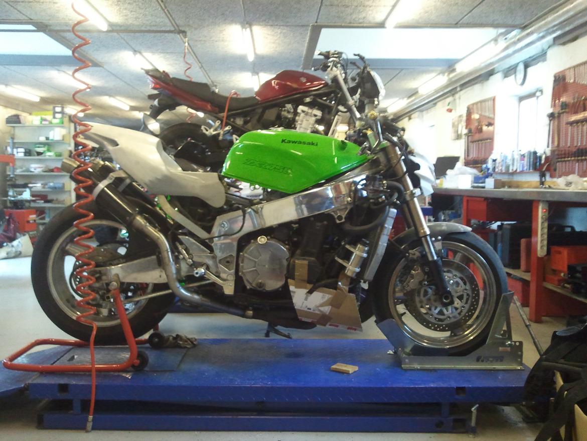 Kawasaki ZXR 750 H2 - her fra siden billede 12