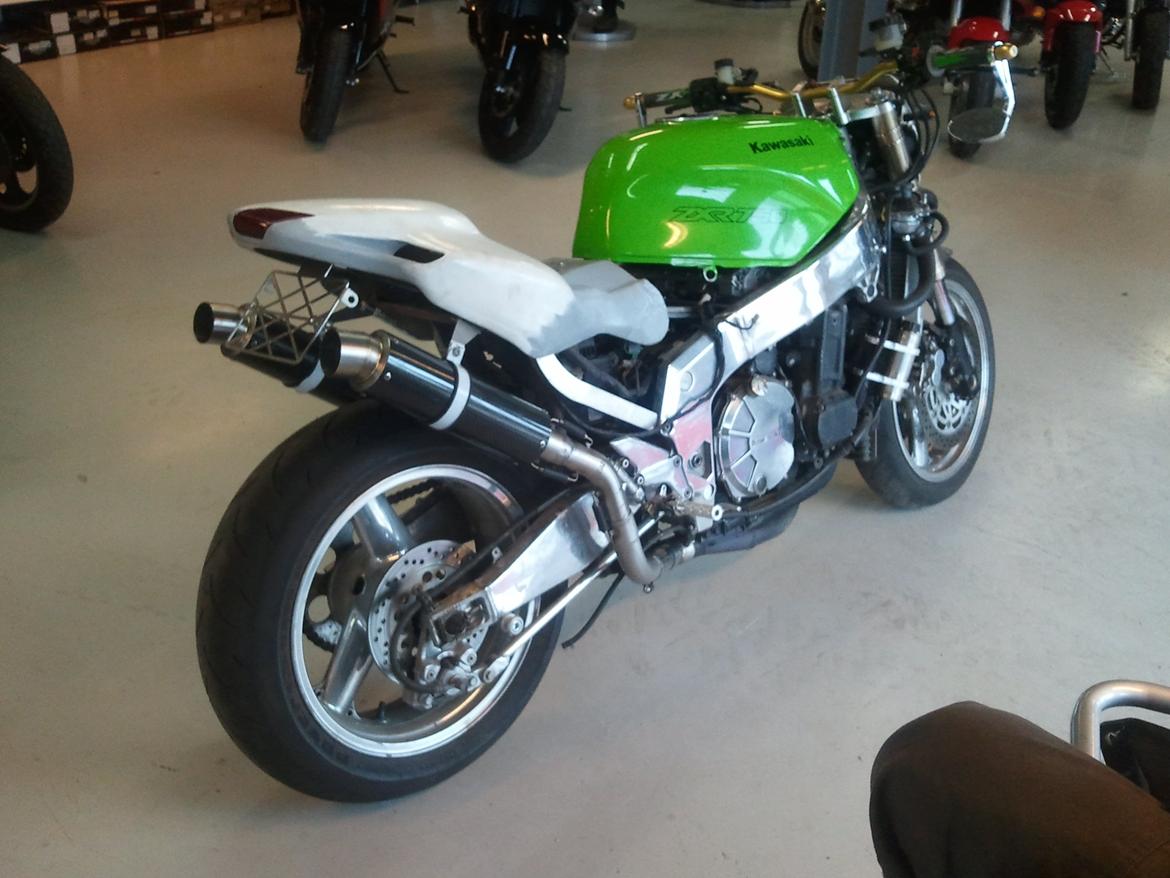 Kawasaki ZXR 750 H2 - første gang på jorden hvor den er komplet samlet billede 1