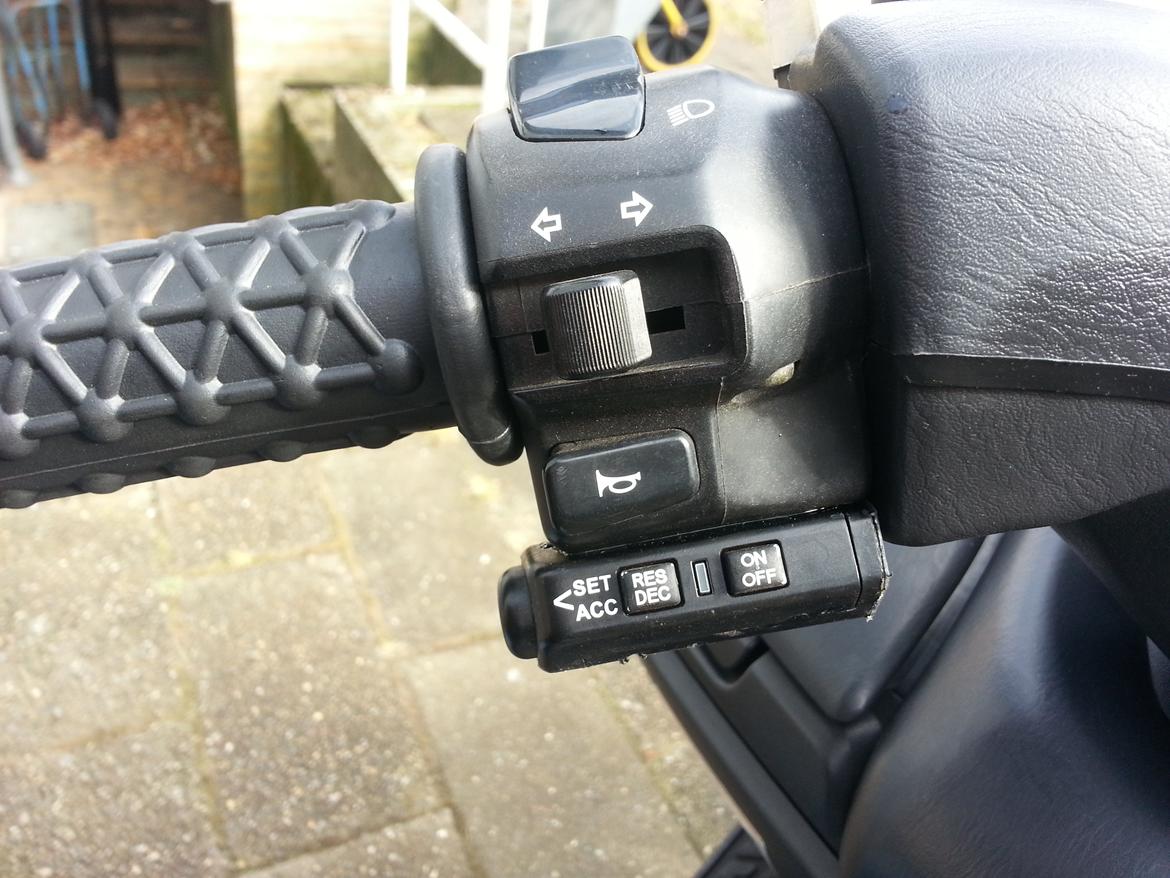 Suzuki Burgman AN 400 billede 5