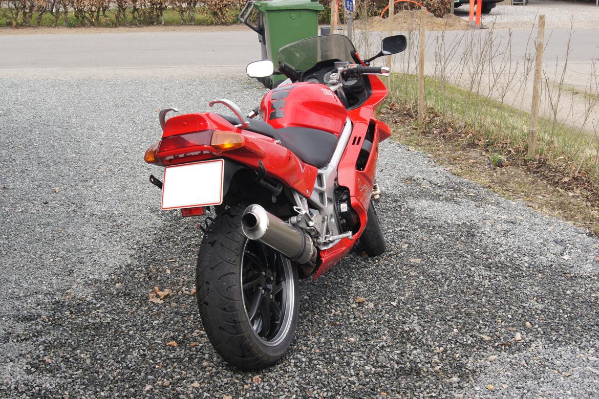 Honda VFR 750 RC36 *Solgt 2013* - Når tålmodigheden melder sig bliver det endnu mere blank billede 5