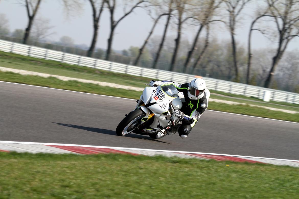 Yamaha YZF R6 billede 15