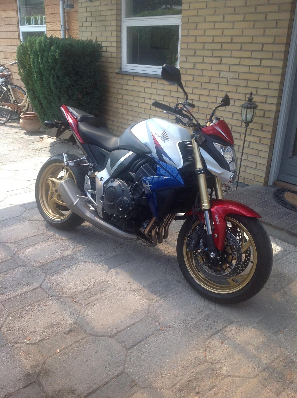 Honda CB1000RA billede 1