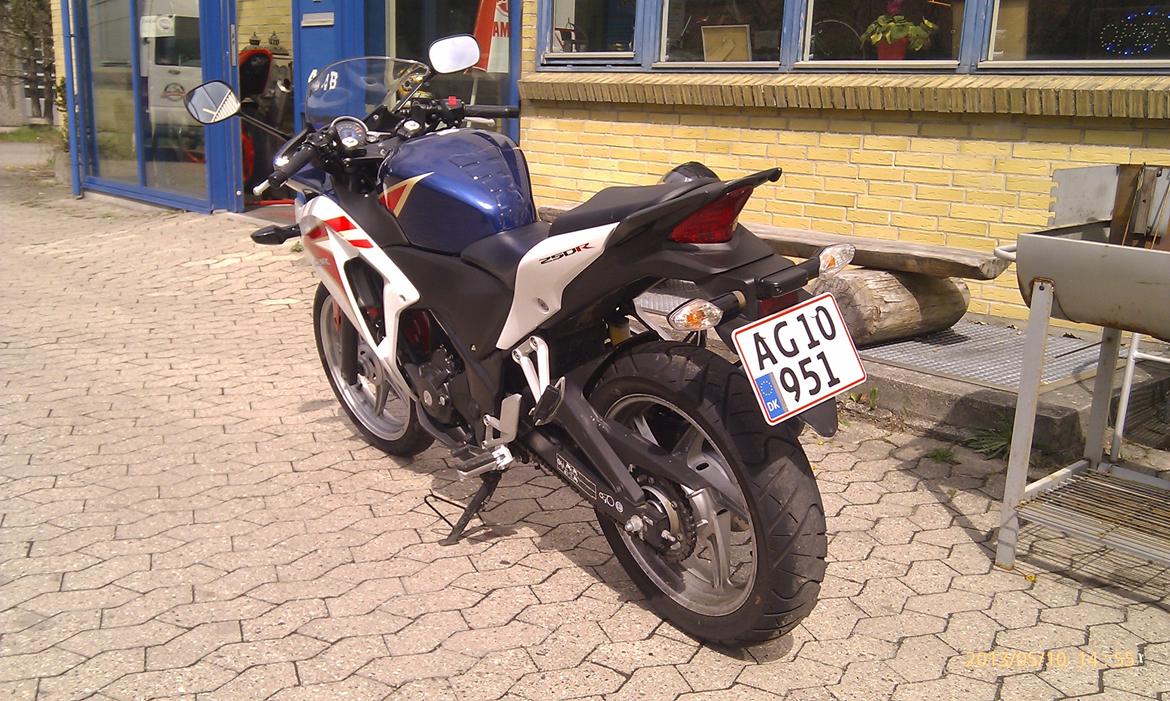 Honda CBR250RA billede 1