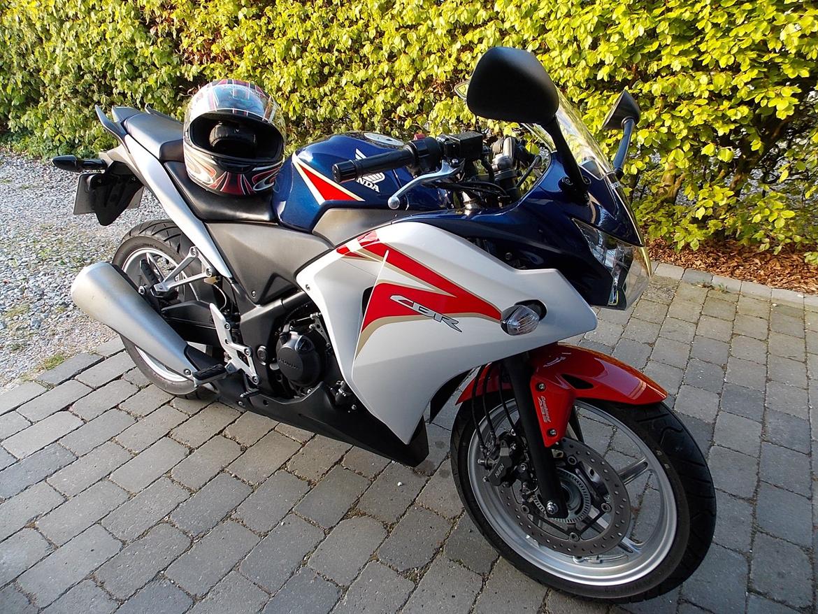 Honda CBR250RA billede 3