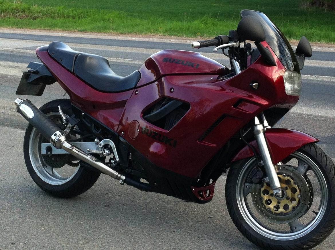 Suzuki Gsx 750 f billede 1