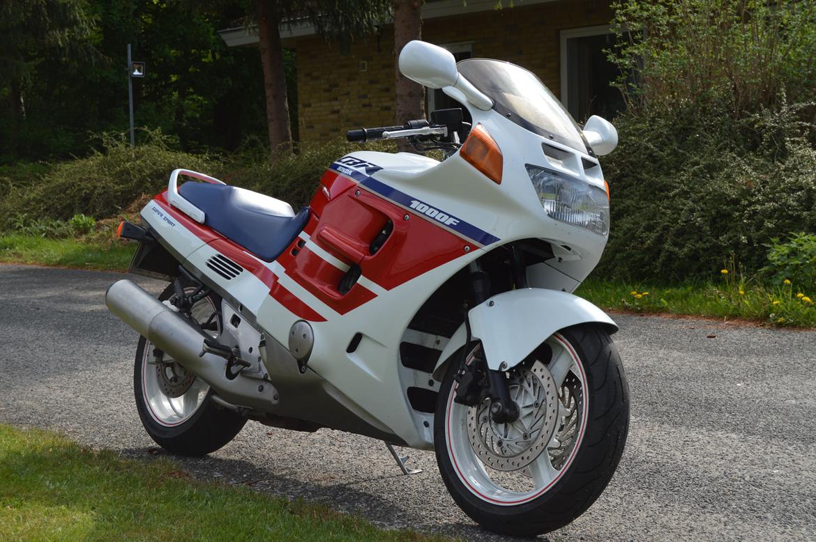 Honda CBR 1000 F (solgt) billede 3