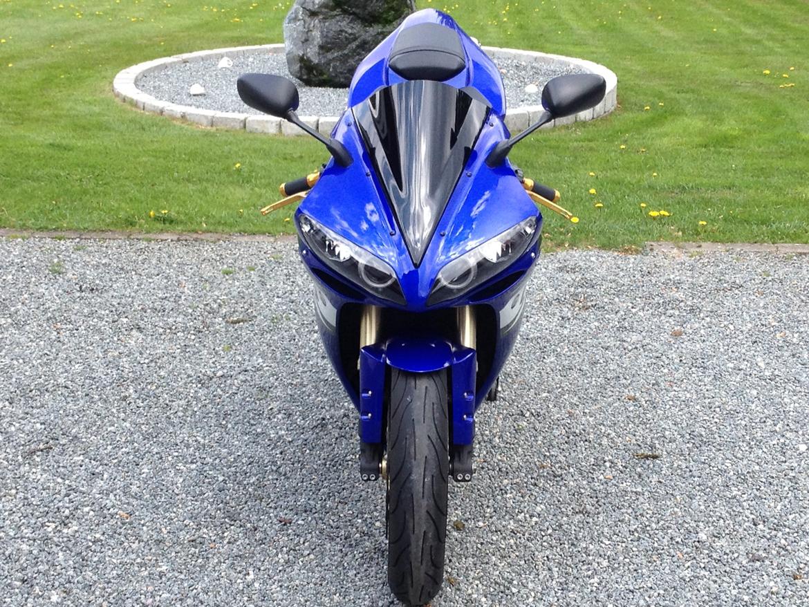 Yamaha R1 billede 3