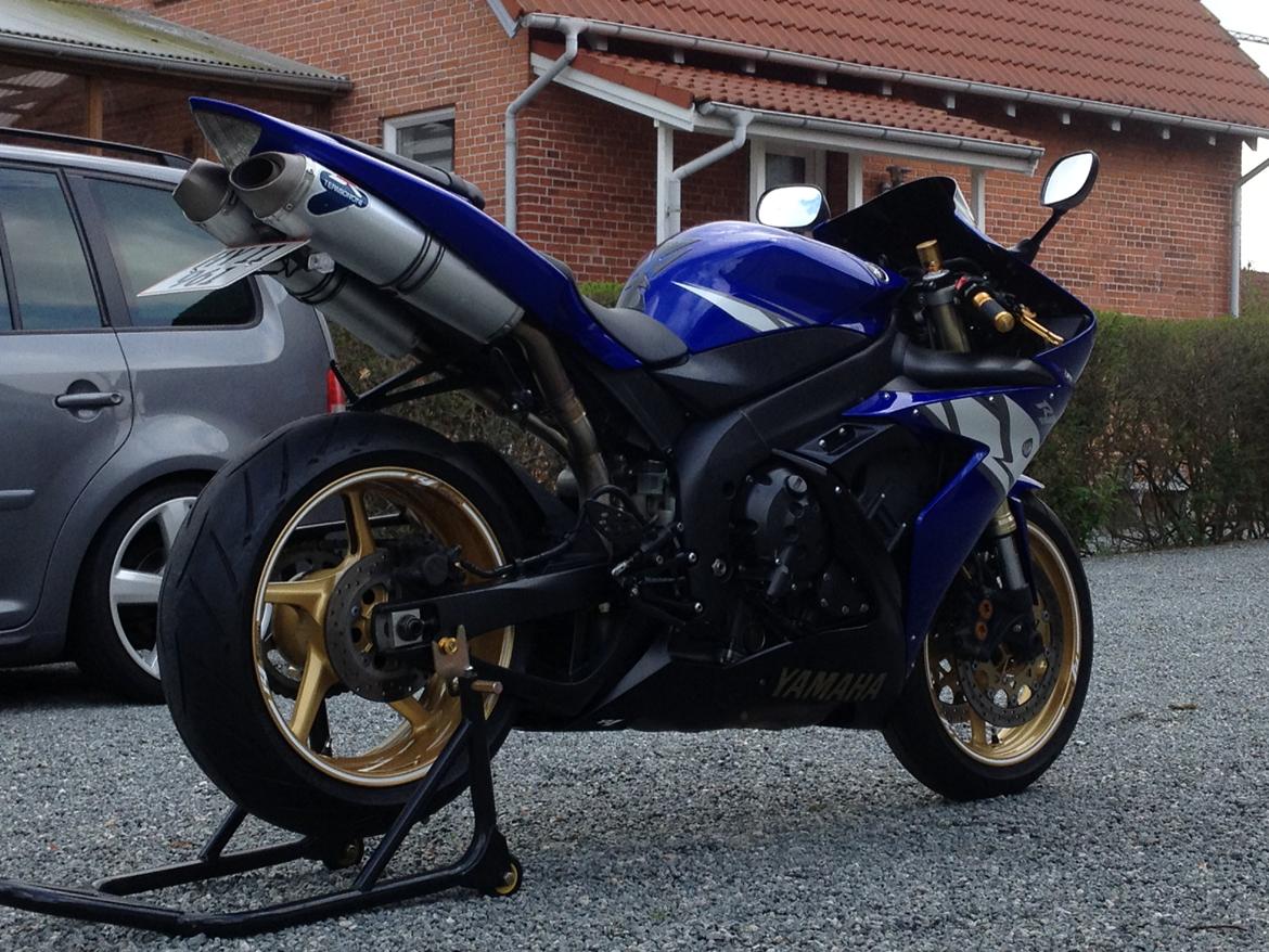 Yamaha R1 billede 4