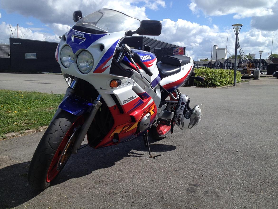 Yamaha FZR 600 (Solgt) billede 1