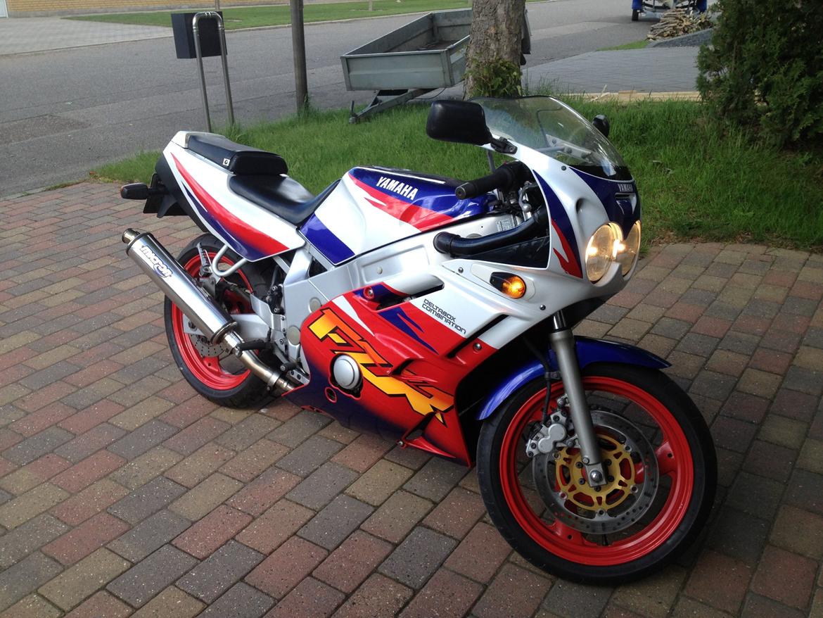 Yamaha FZR 600 (Solgt) billede 2