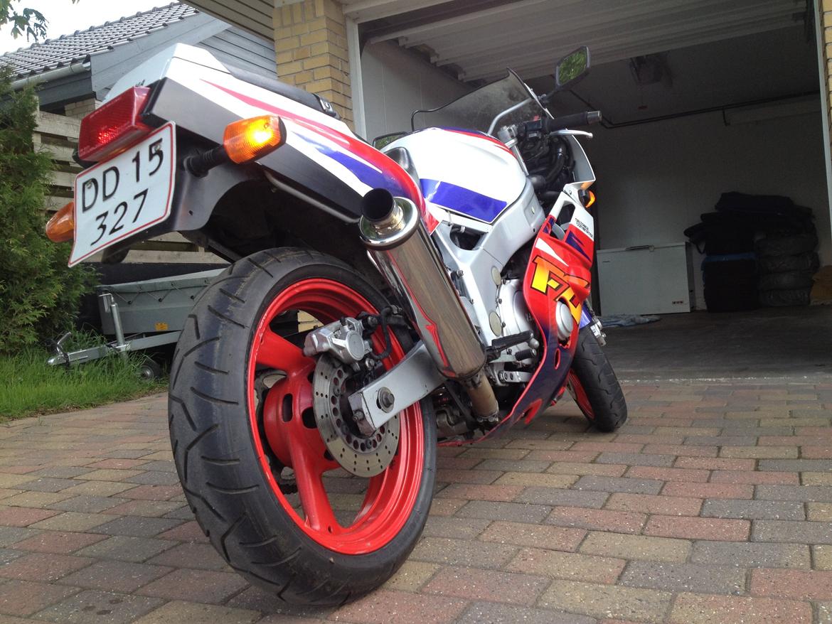 Yamaha FZR 600 (Solgt) billede 5