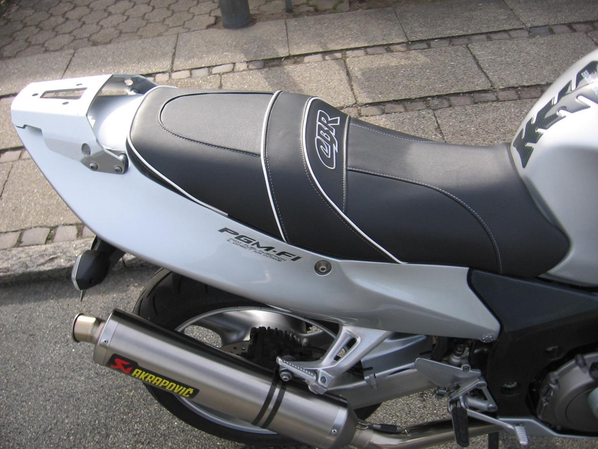 Honda Cbr 1100 xx Blackbird Solgt - Nu med nyt sædecover billede 2