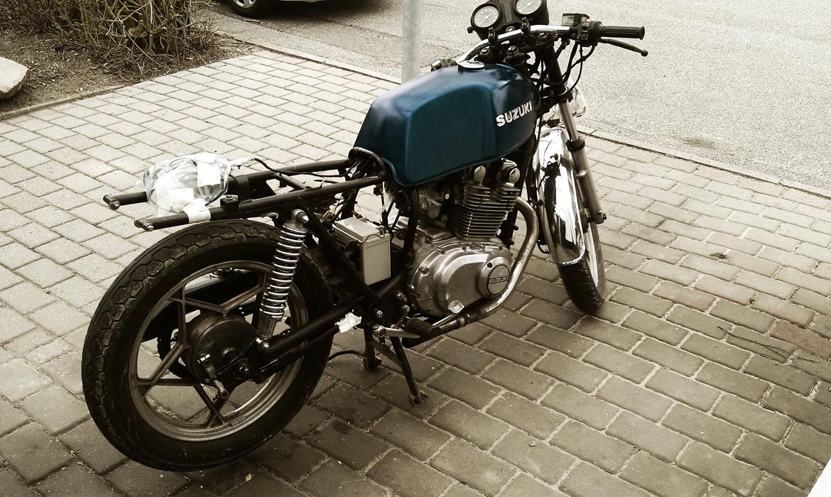 Suzuki GSX 400 billede 6