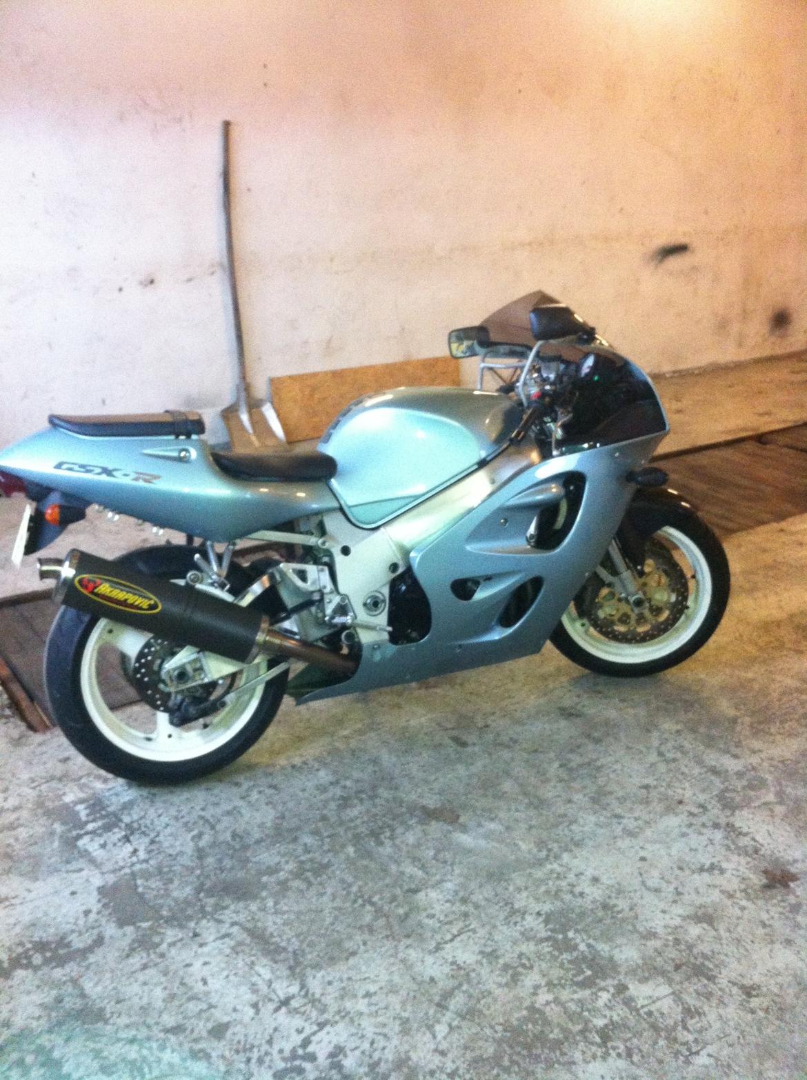 Suzuki Gsx-R 750 - inden make over til 2013 billede 6