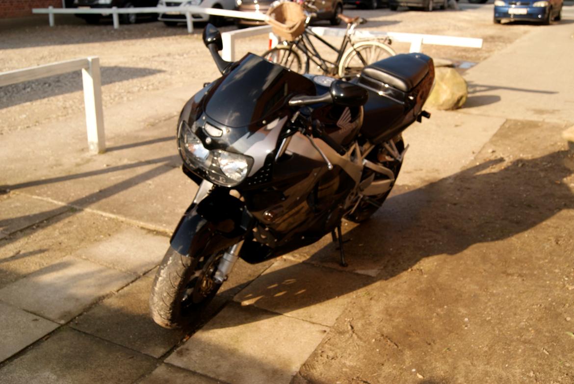 Honda cbr 900rr !solgt! billede 3