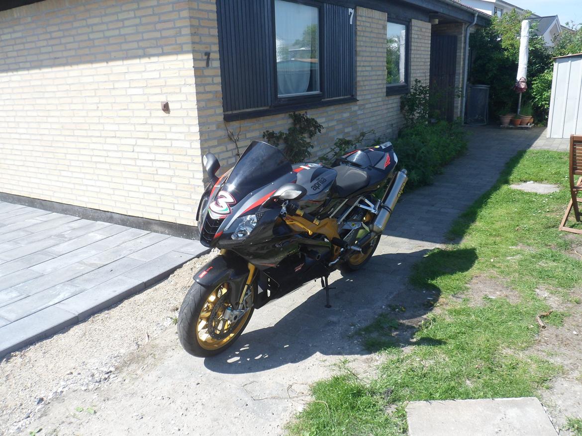 Aprilia RSV 1000 R Factory (solgt) billede 5
