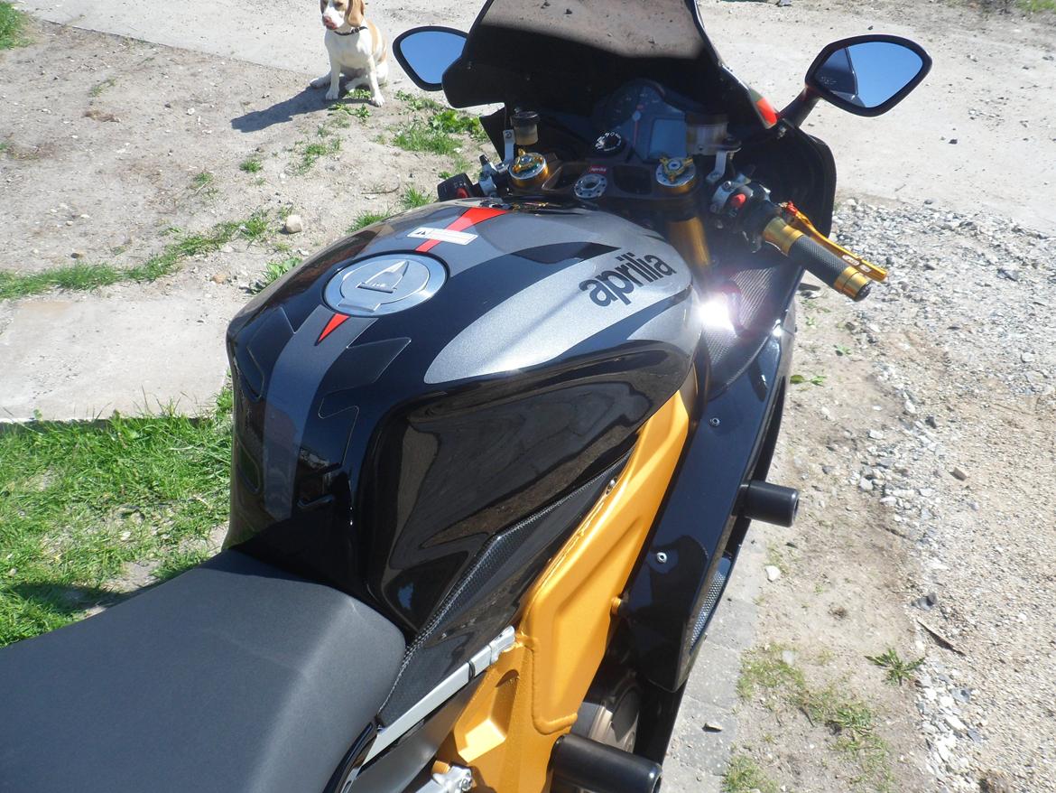 Aprilia RSV 1000 R Factory (solgt) billede 6