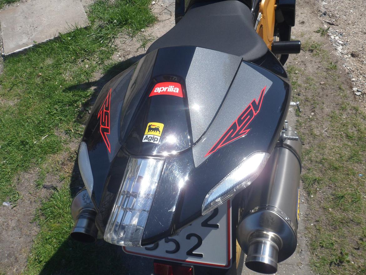 Aprilia RSV 1000 R Factory (solgt) billede 7