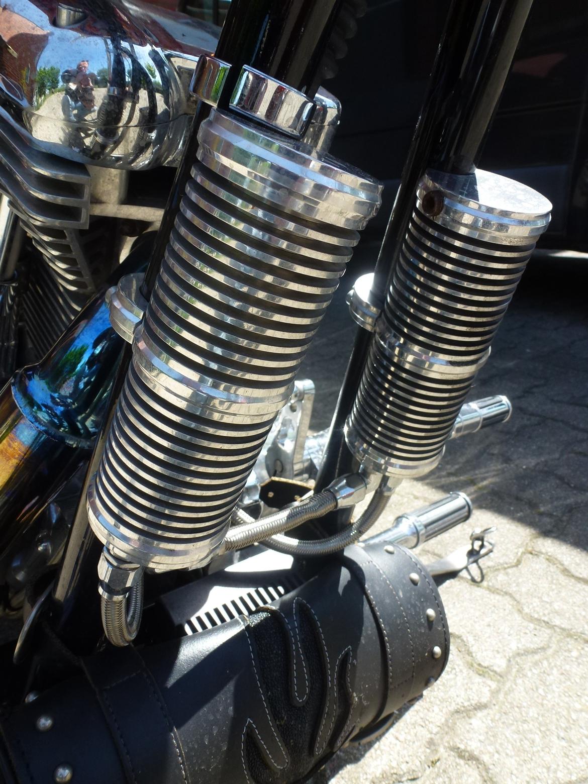 Harley Davidson Costum Bike - 2 stk RBS oliekølere med termostat. billede 19