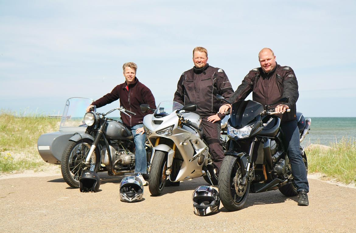 Kawasaki z750 abs solgt - drengene på foto tur og må indrømme det er sku ikke de nyere mcèr der tiltrækker folk opmærksomhed:) billede 15