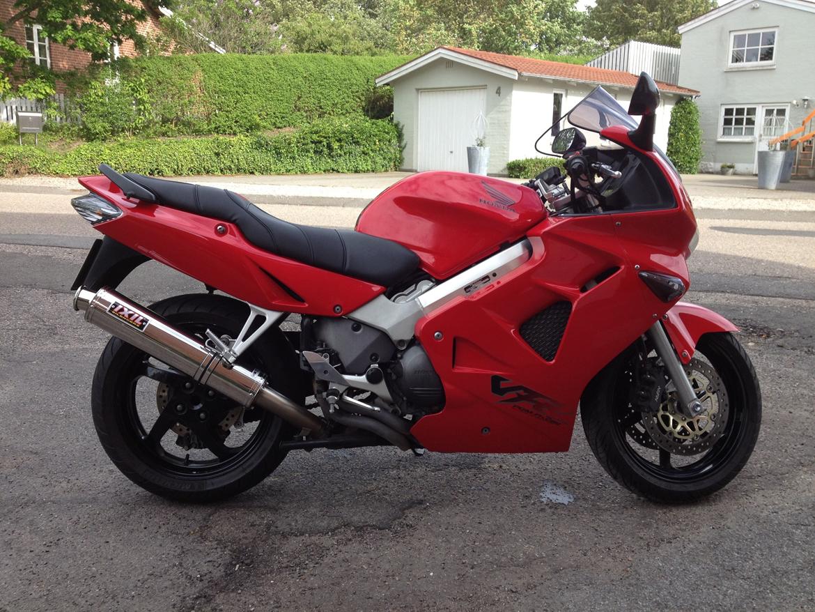 Honda VFR 800 Fi billede 3