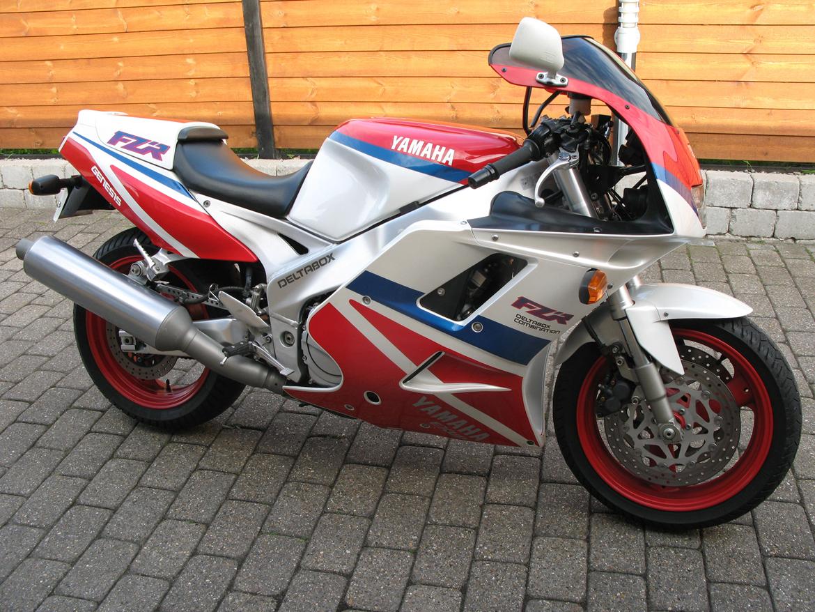 Yamaha FZR 1000 - Billeder af mc-er - Uploaded af Carsten T