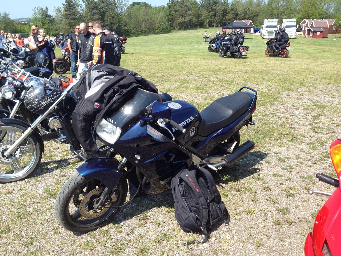 Honda VFR 750F billede 14