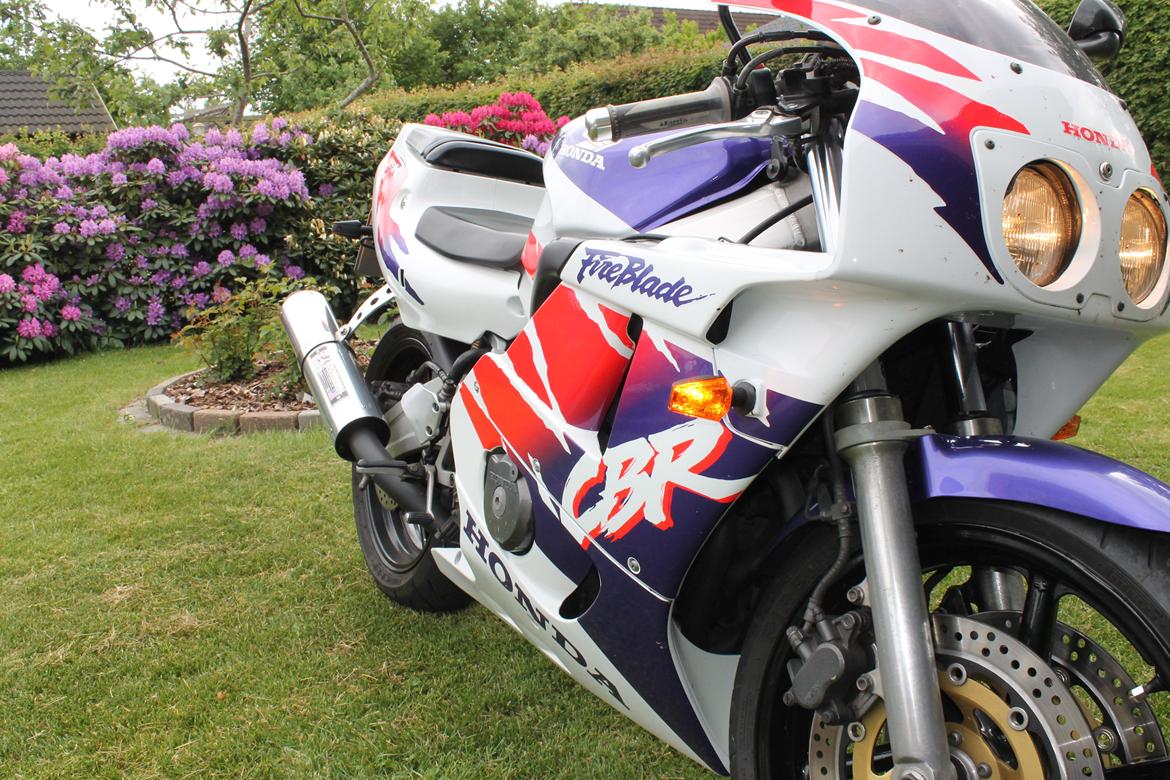 Honda CBR 400 RR Fireblade - L - Nye blink billede 1