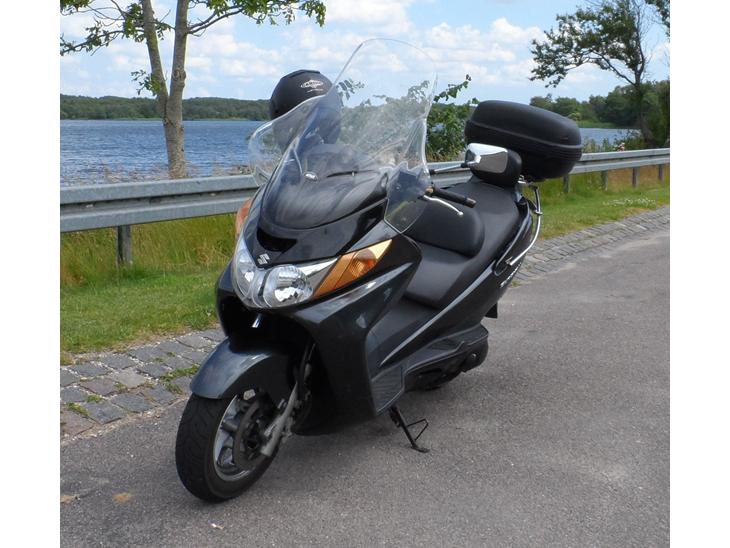 {{currentPhoto.altText}} billede {{currentPhoto.number}}