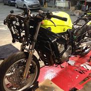 Suzuki Gsx 750 F