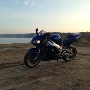 Yamaha YZF R1