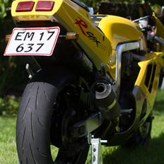 Suzuki GSX-R 400 R