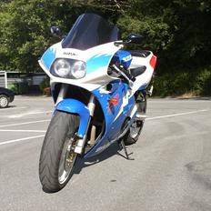 Suzuki GSXR-400