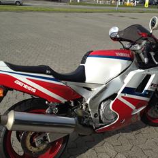 Yamaha FZR 1000 cc exup